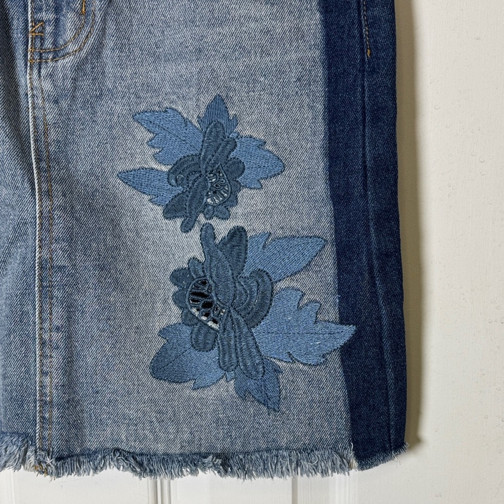 POL Embroidered Denim Mini Skirt Small Raw Hem Floral Boho NW0T - Picture 4 of 10